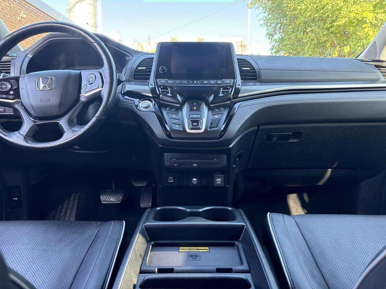 2023 Honda Odyssey Touring FULLY LOADED Photo