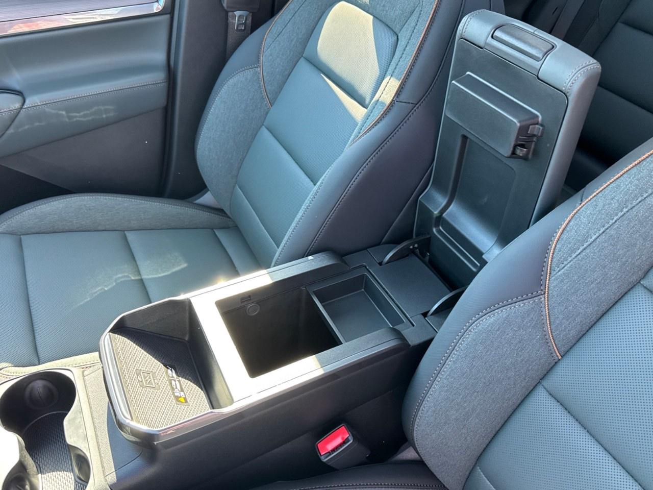 2027 GMC Terrain AWD AT4 Photo