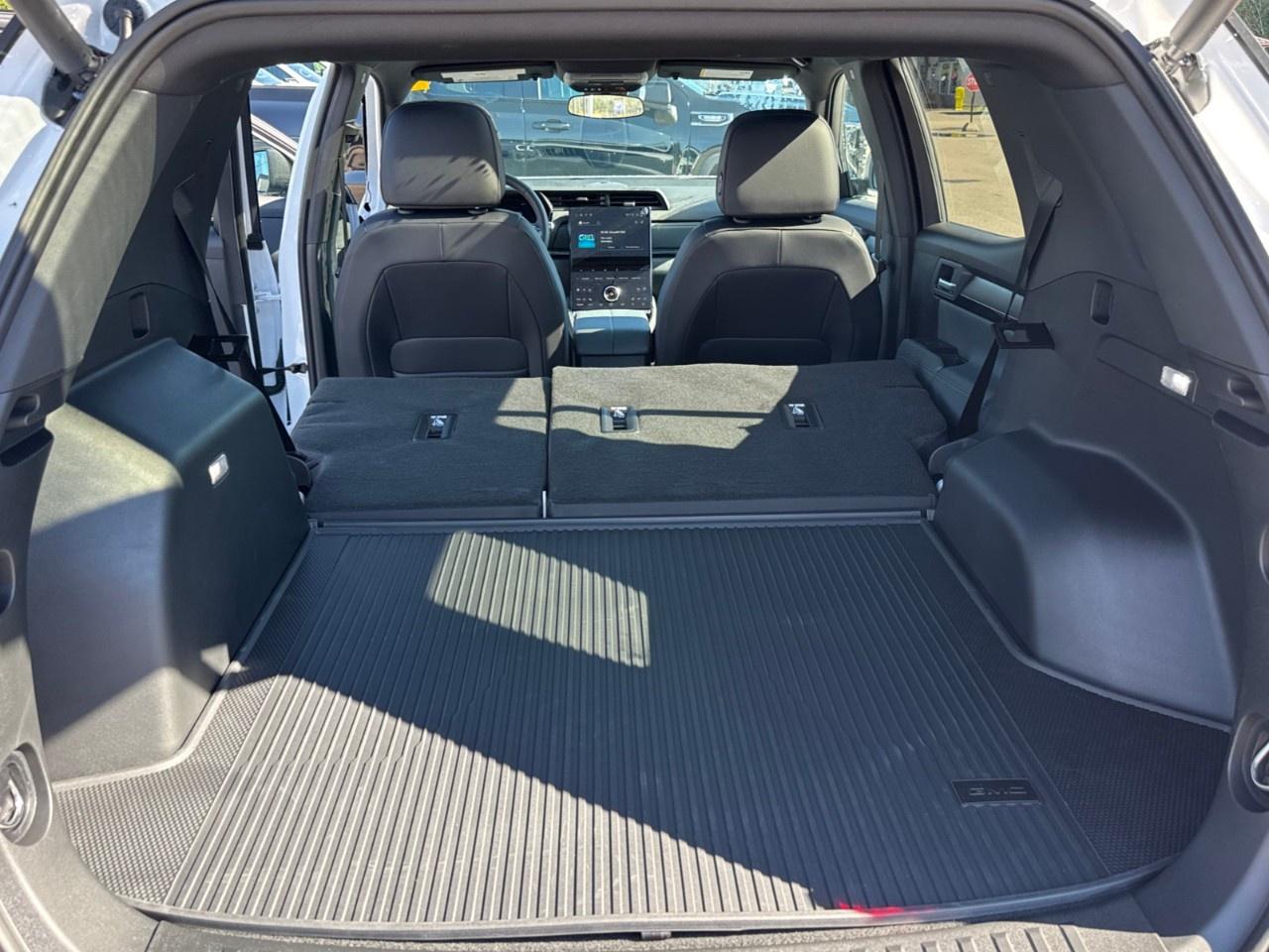 2027 GMC Terrain AWD AT4 Photo