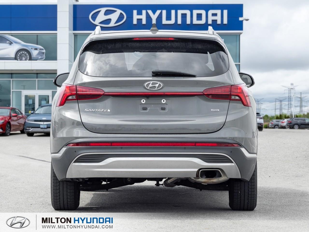 2023 Hyundai Santa Fe Preferred w/Trend Package 4dr All-Wheel Drive Photo4
