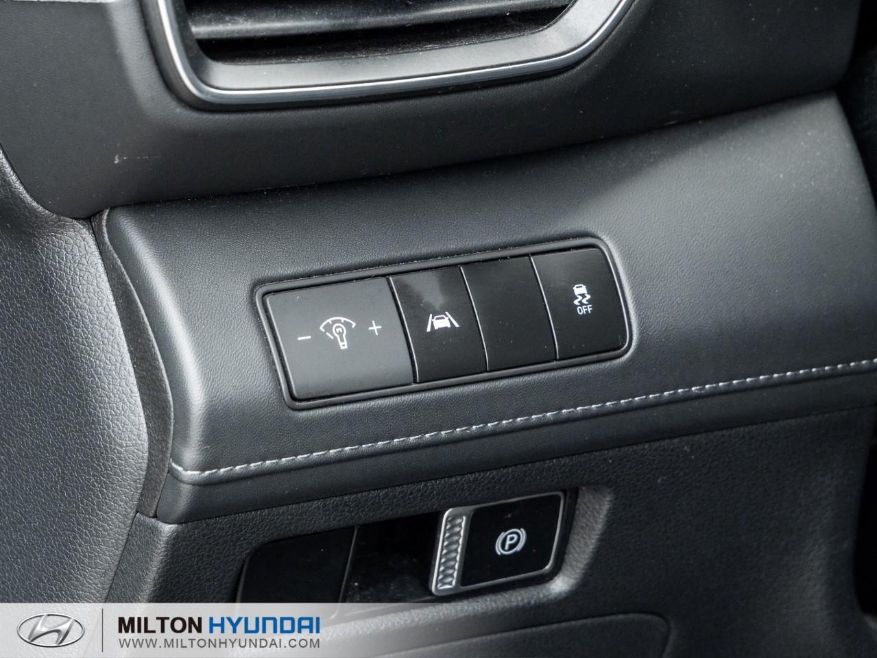 2023 Hyundai Santa Fe Preferred w/Trend Package 4dr All-Wheel Drive Photo