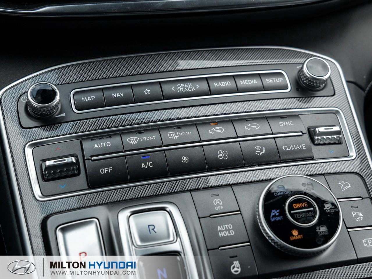 2023 Hyundai Santa Fe Preferred w/Trend Package 4dr All-Wheel Drive Photo