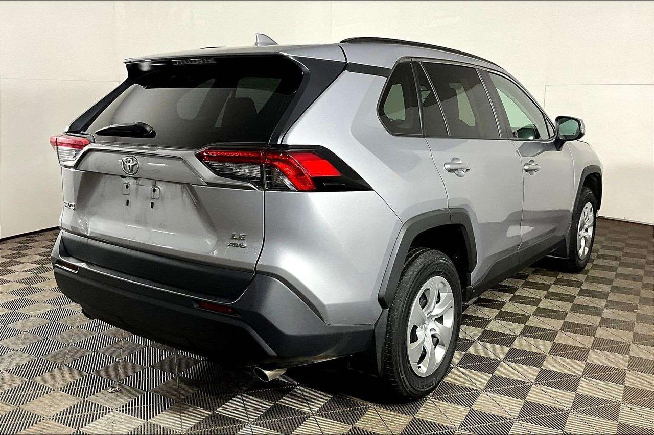 2021 Toyota RAV4 LE AWD Photo1