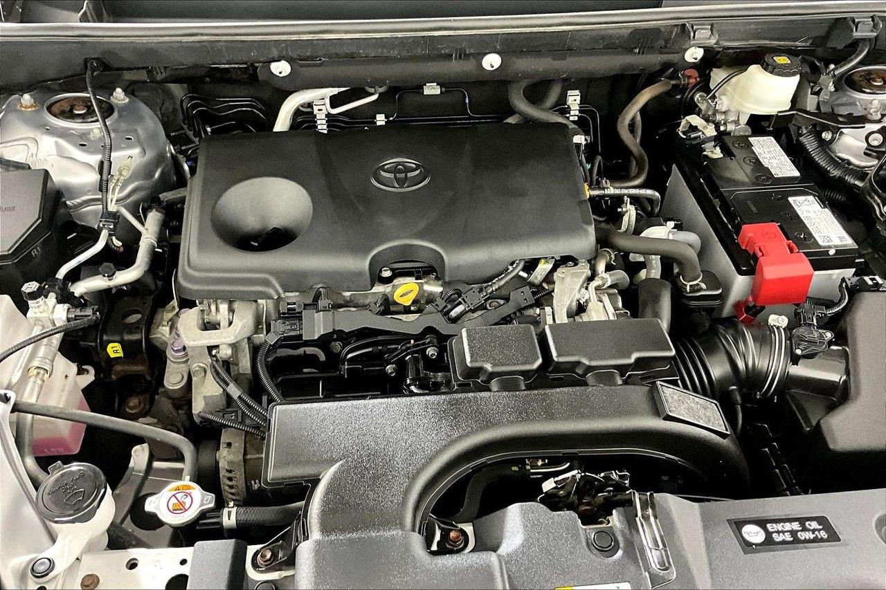 2021 Toyota RAV4 LE AWD Photo