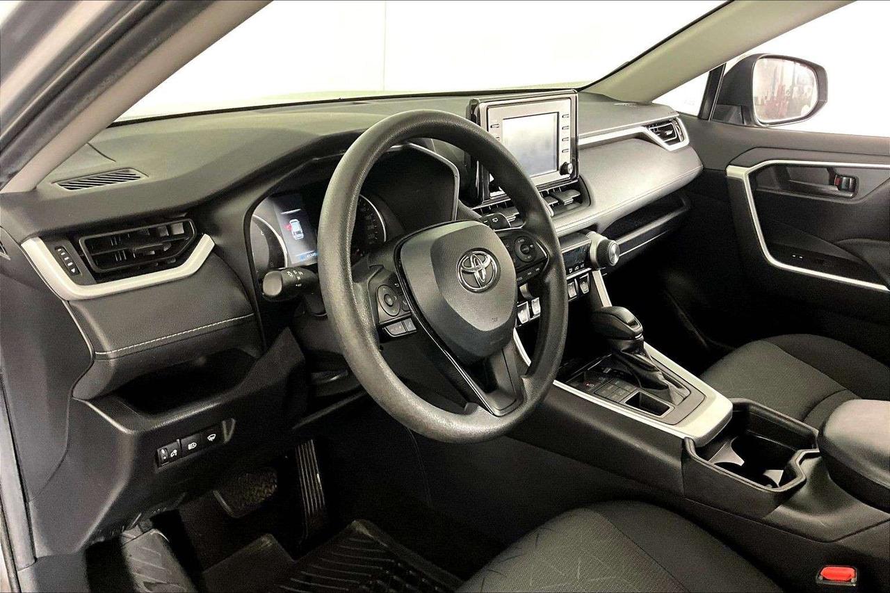 2021 Toyota RAV4 LE AWD Photo