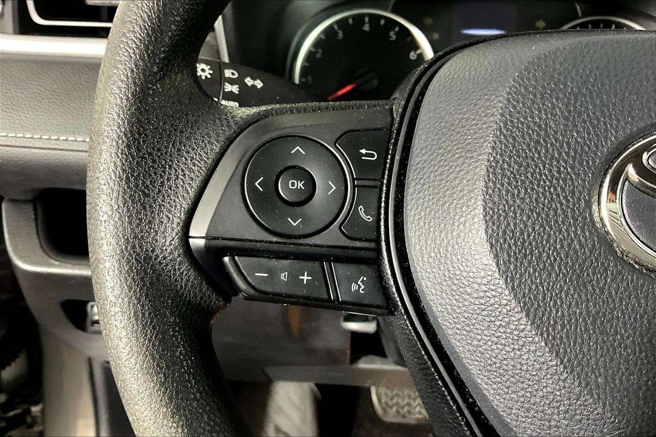 2021 Toyota RAV4 LE AWD Photo