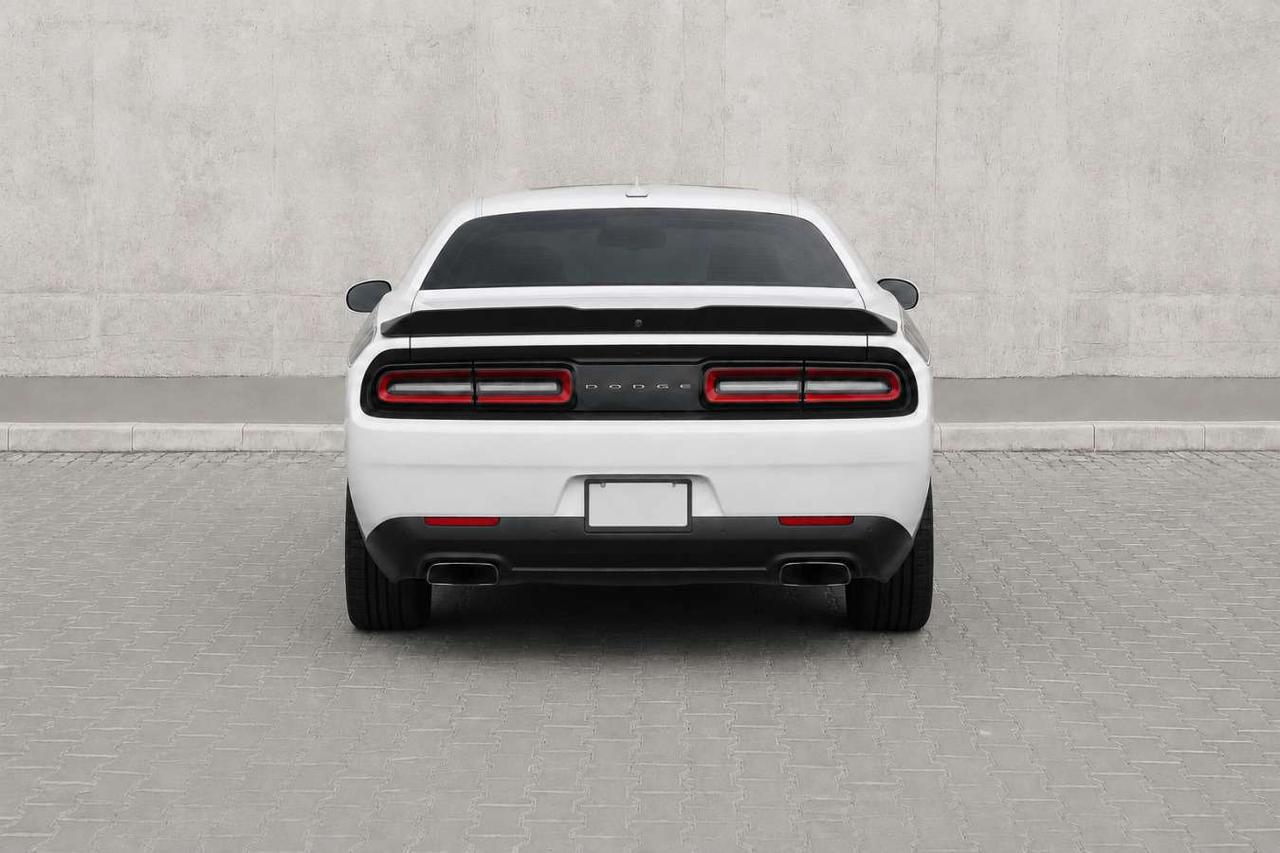 2022 Dodge Challenger R/T  6SpeedManual Gps SiriusXM Sunroof ReverseCame Photo4