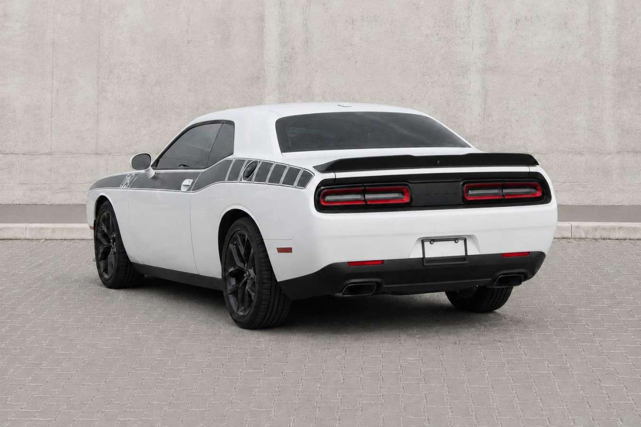 2022 Dodge Challenger R/T  6SpeedManual Gps SiriusXM Sunroof ReverseCame Photo3