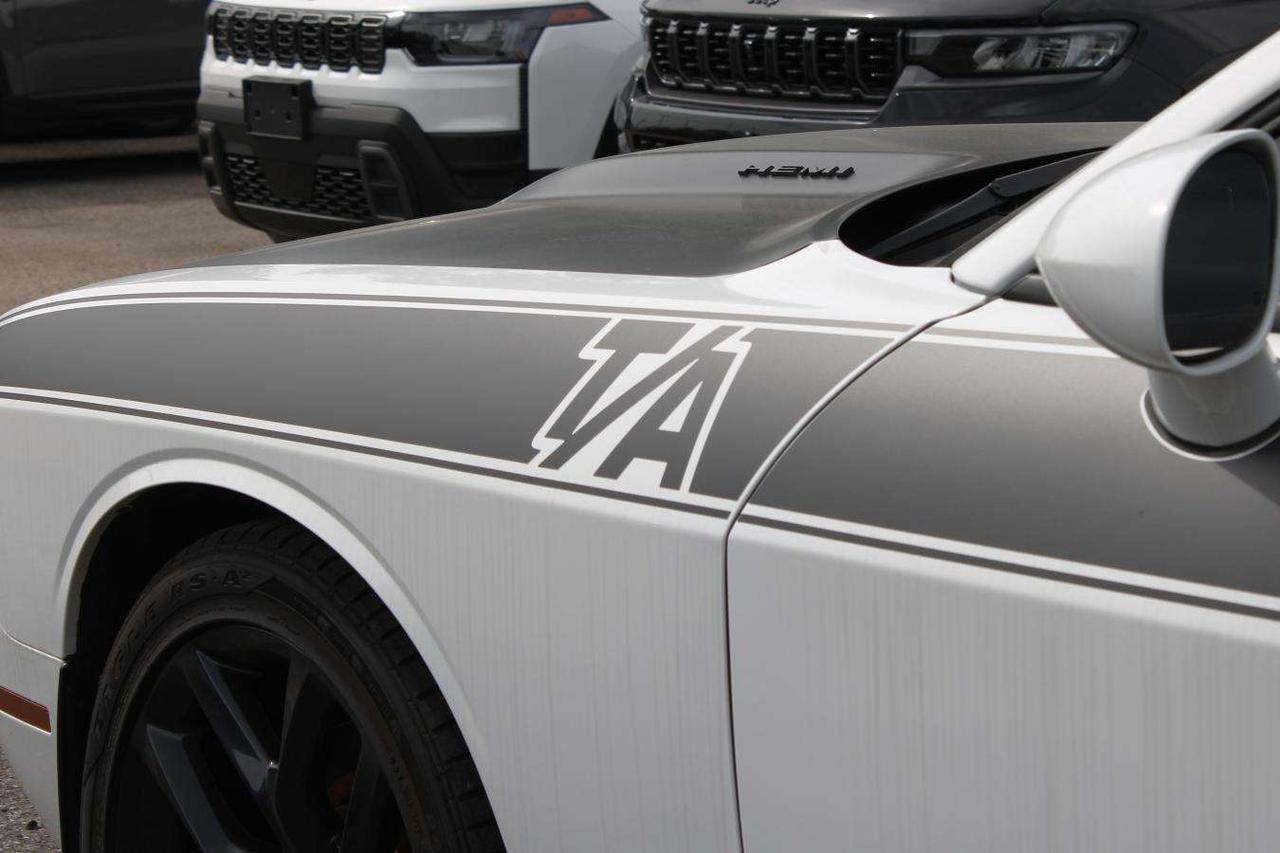 2022 Dodge Challenger R/T  6SpeedManual Gps SiriusXM Sunroof ReverseCame Photo