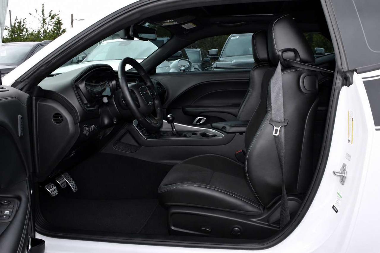 2022 Dodge Challenger R/T  6SpeedManual Gps SiriusXM Sunroof ReverseCame Photo