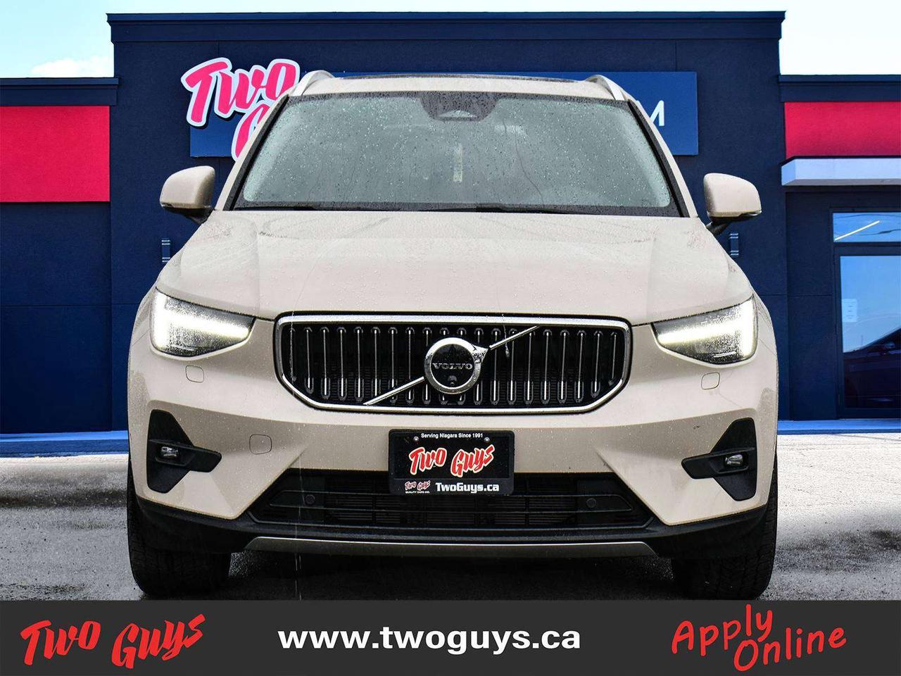 2025 Volvo XC40 Ultra Bright Theme AWD Leather Photo