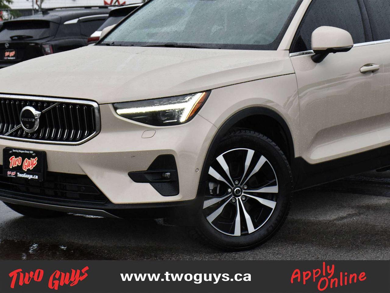 2025 Volvo XC40 Ultra Bright Theme AWD Leather Photo