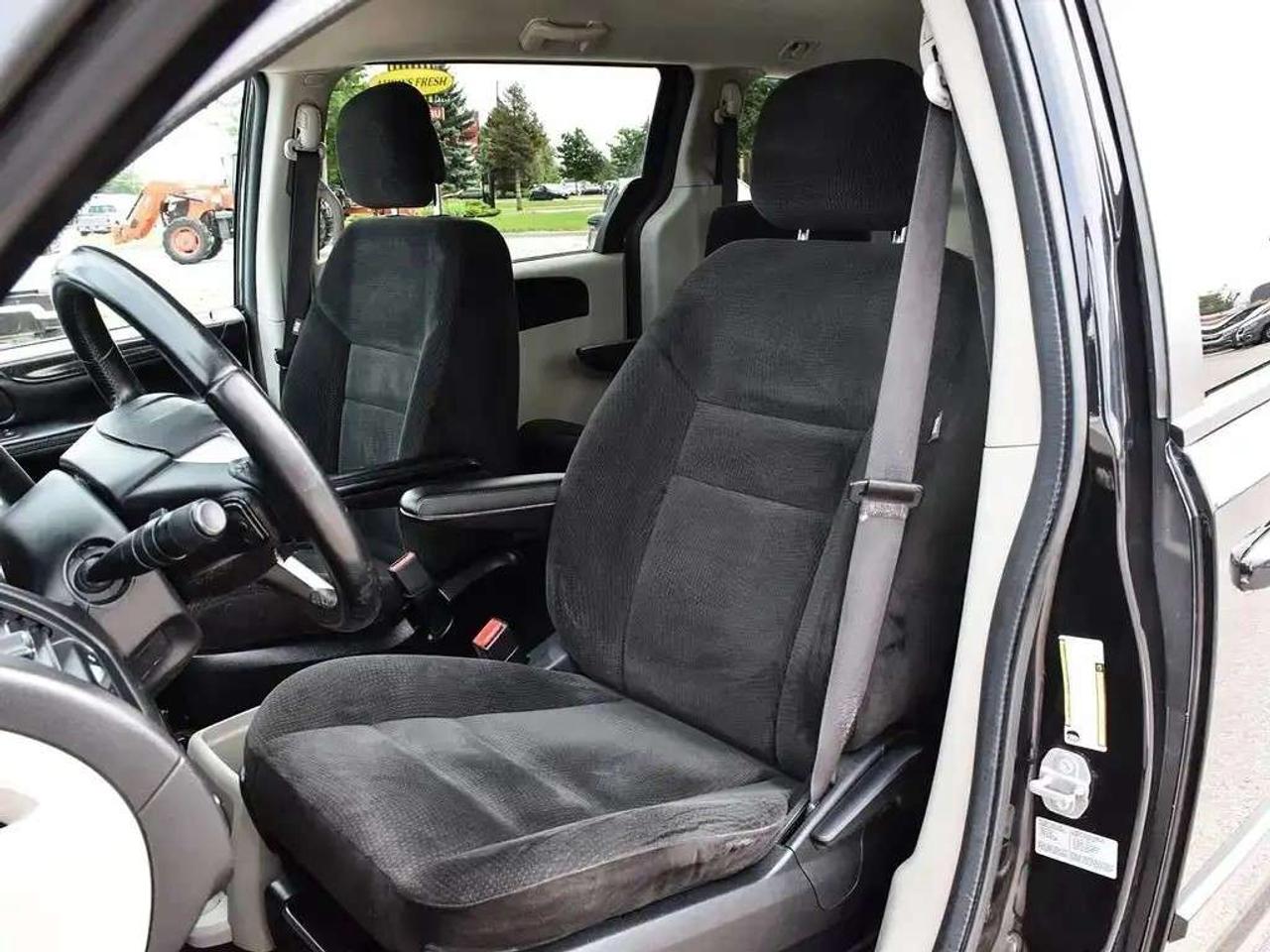 2017 Dodge Grand Caravan SXT ~Heated Mirrors ~Bluetooth ~Stow N' Go ~A/C Photo