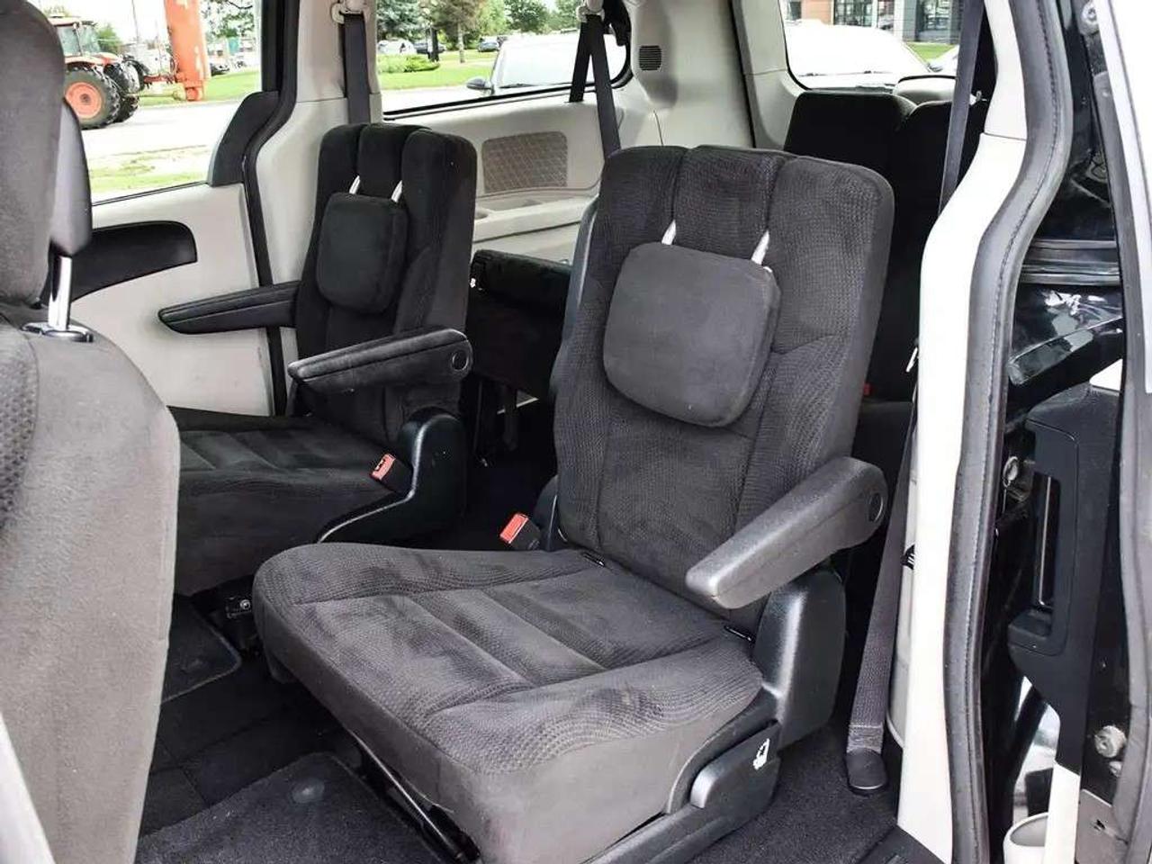 2017 Dodge Grand Caravan SXT ~Heated Mirrors ~Bluetooth ~Stow N' Go ~A/C Photo