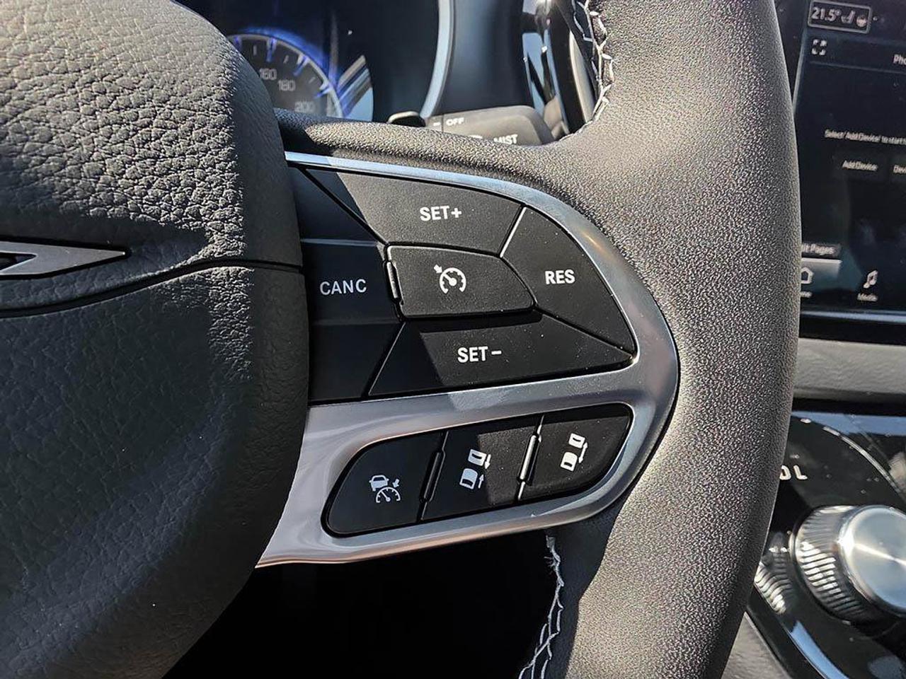 2027 Chrysler Grand Caravan SXT/POWER SLIDDING DOORS/ REMOTE START/HEATED SEATS AND STEERING WHEEL/ Photo