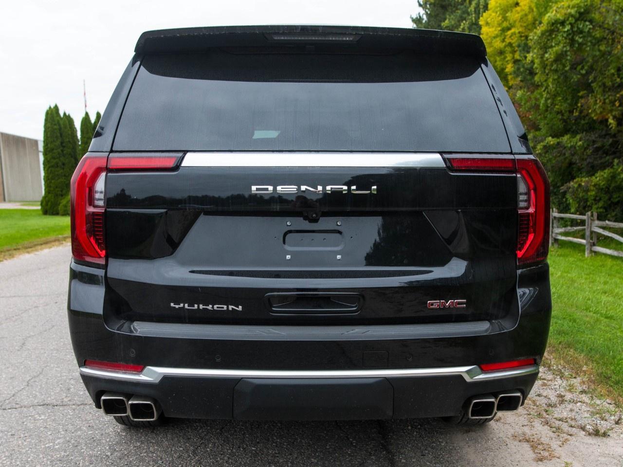 2025 GMC Yukon XL 4WD 4DR DENALI Photo3