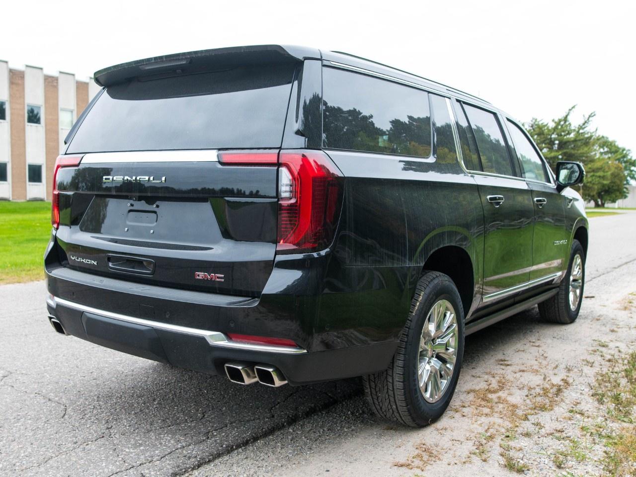 2025 GMC Yukon XL 4WD 4DR DENALI Photo