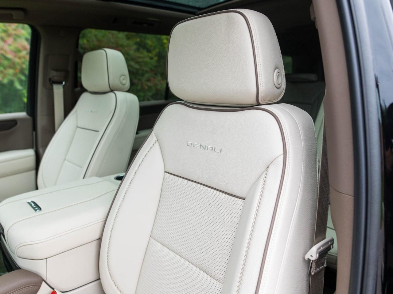 2025 GMC Yukon XL 4WD 4DR DENALI Photo