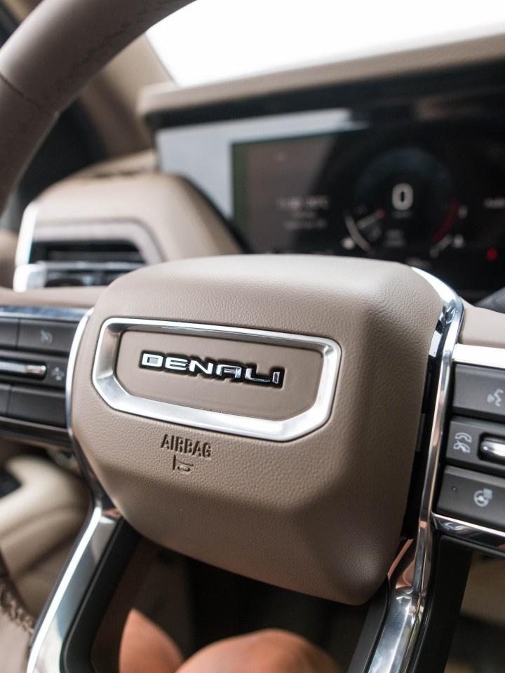 2025 GMC Yukon XL 4WD 4DR DENALI Photo