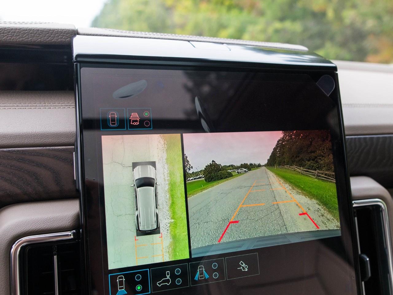 2025 GMC Yukon XL 4WD 4DR DENALI Photo