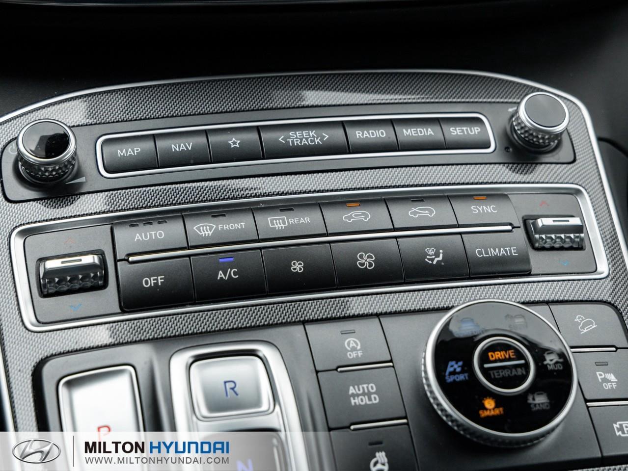 2023 Hyundai Santa Fe Preferred w/Trend Package 4dr All-Wheel Drive Photo