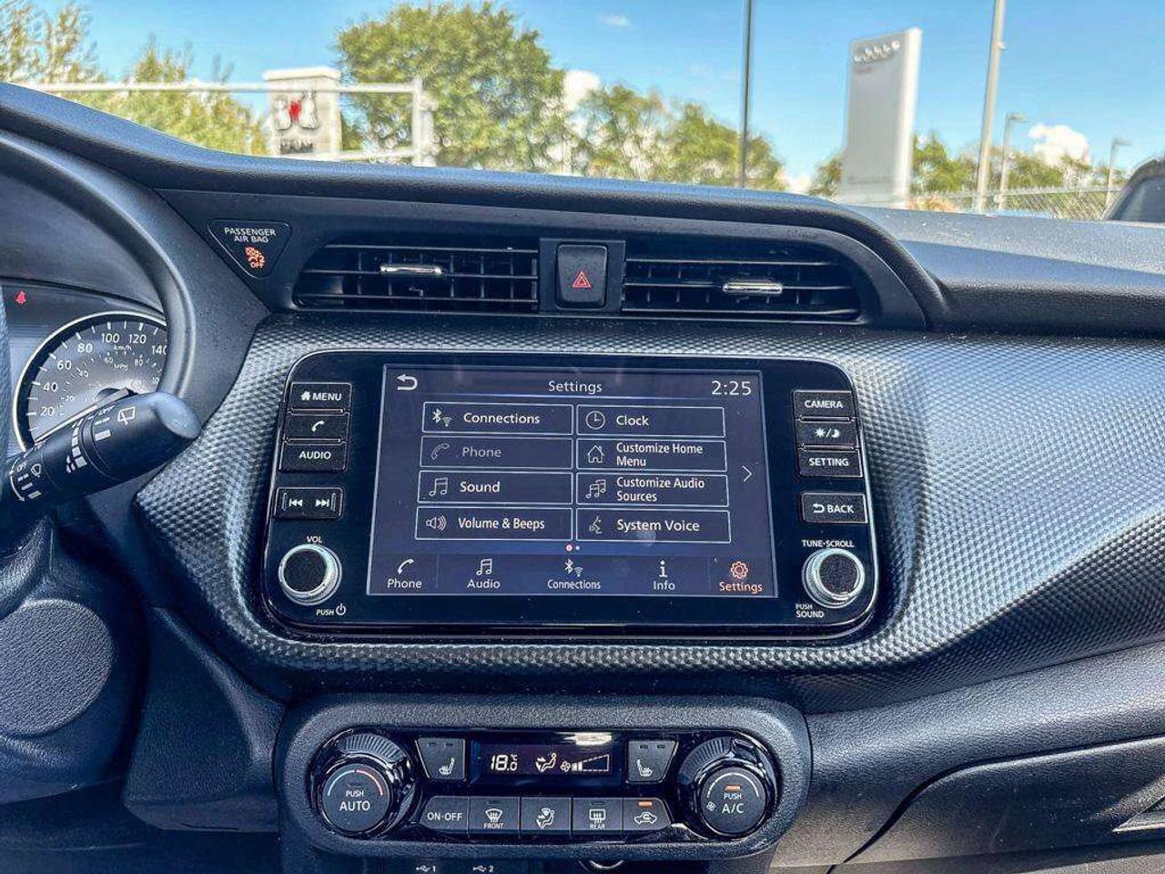 2024 Nissan Kicks SV Photo