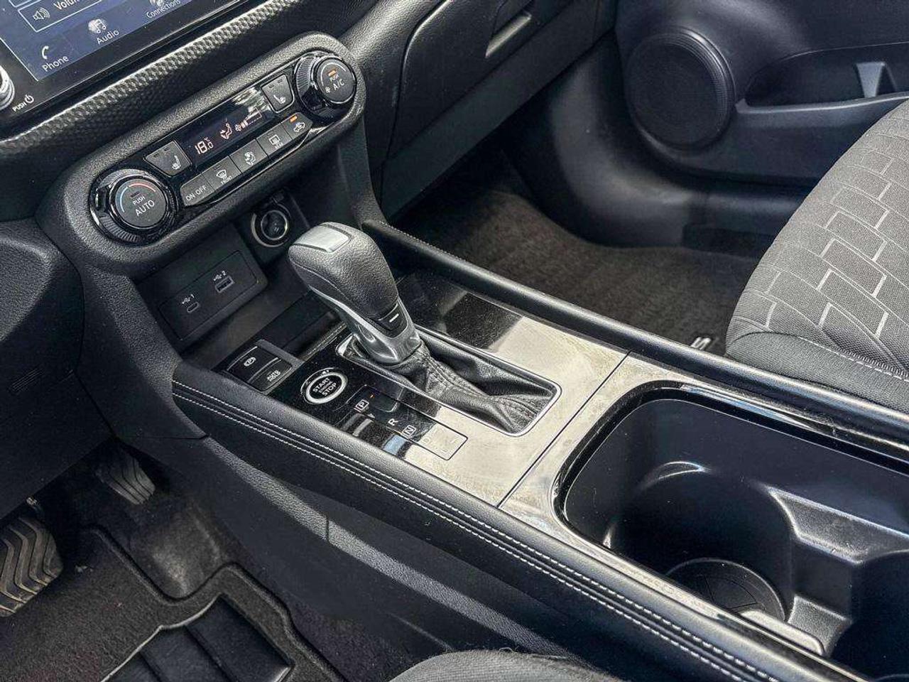 2024 Nissan Kicks SV Photo