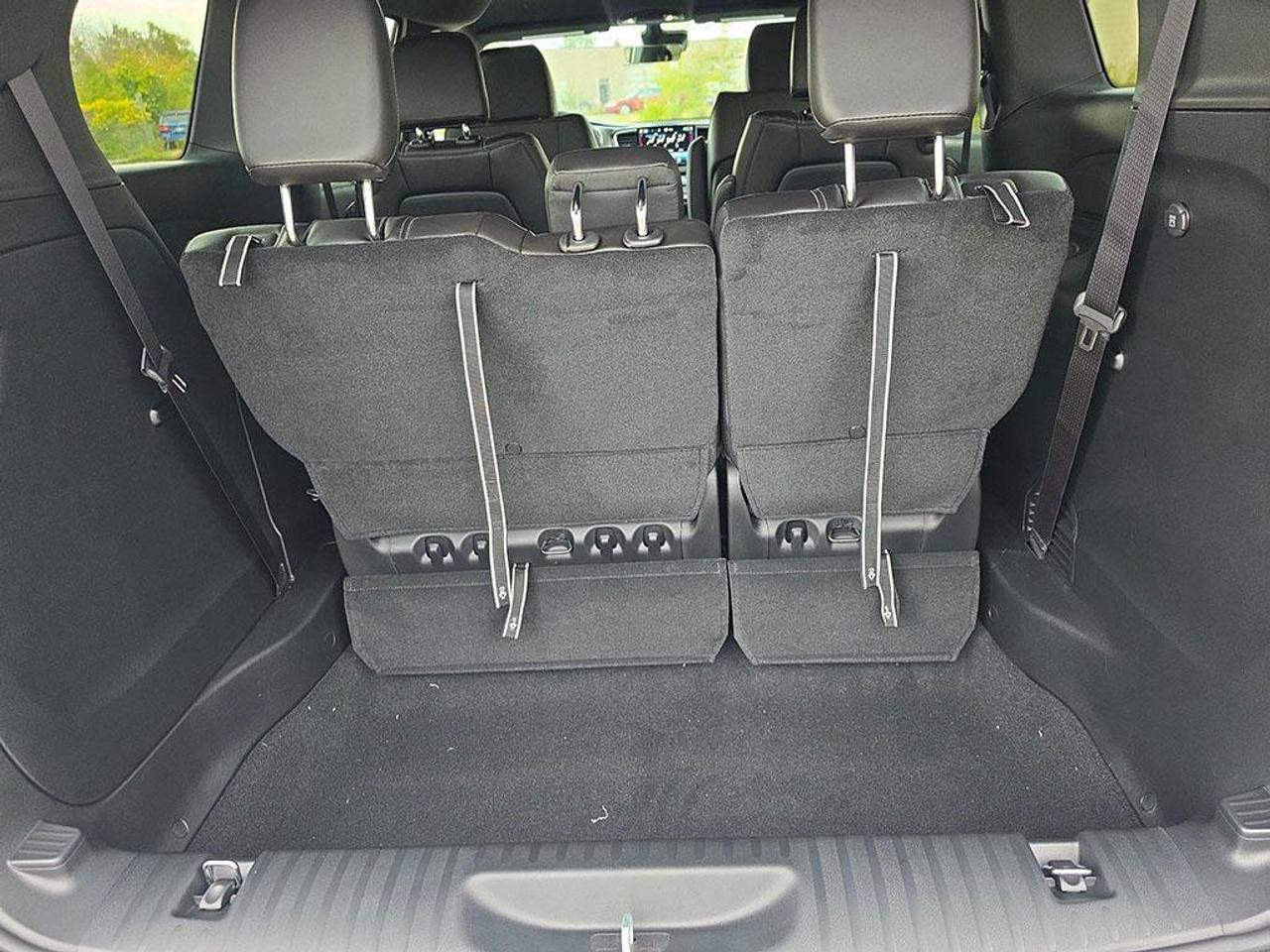 2027 Chrysler Grand Caravan SXT/POWER SLIDDING DOORS/ REMOTE START/HEATED SEATS AND STEERING WHEEL/ Photo