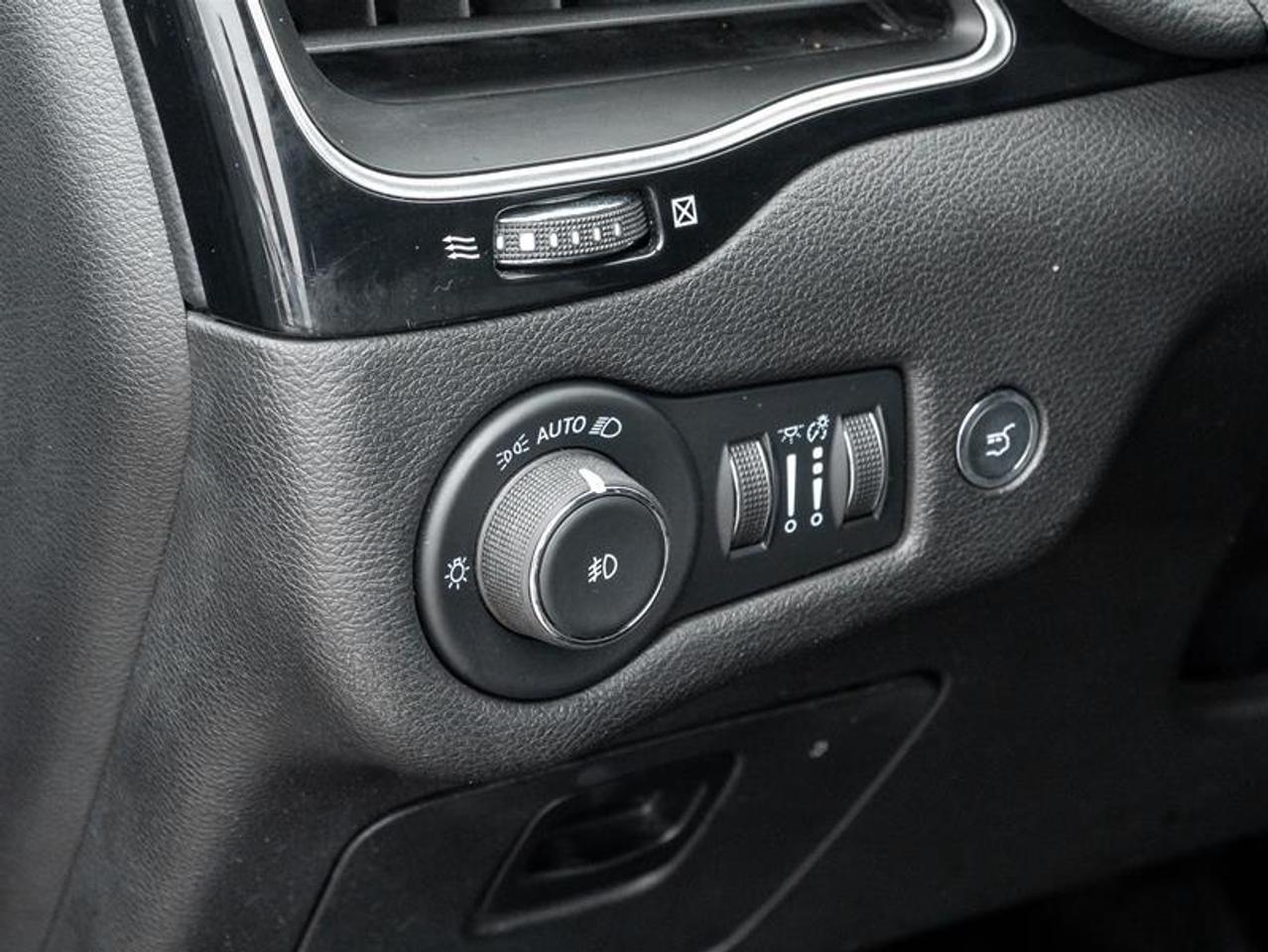 2021 Jeep Cherokee Altitude 4dr 4x4 Photo