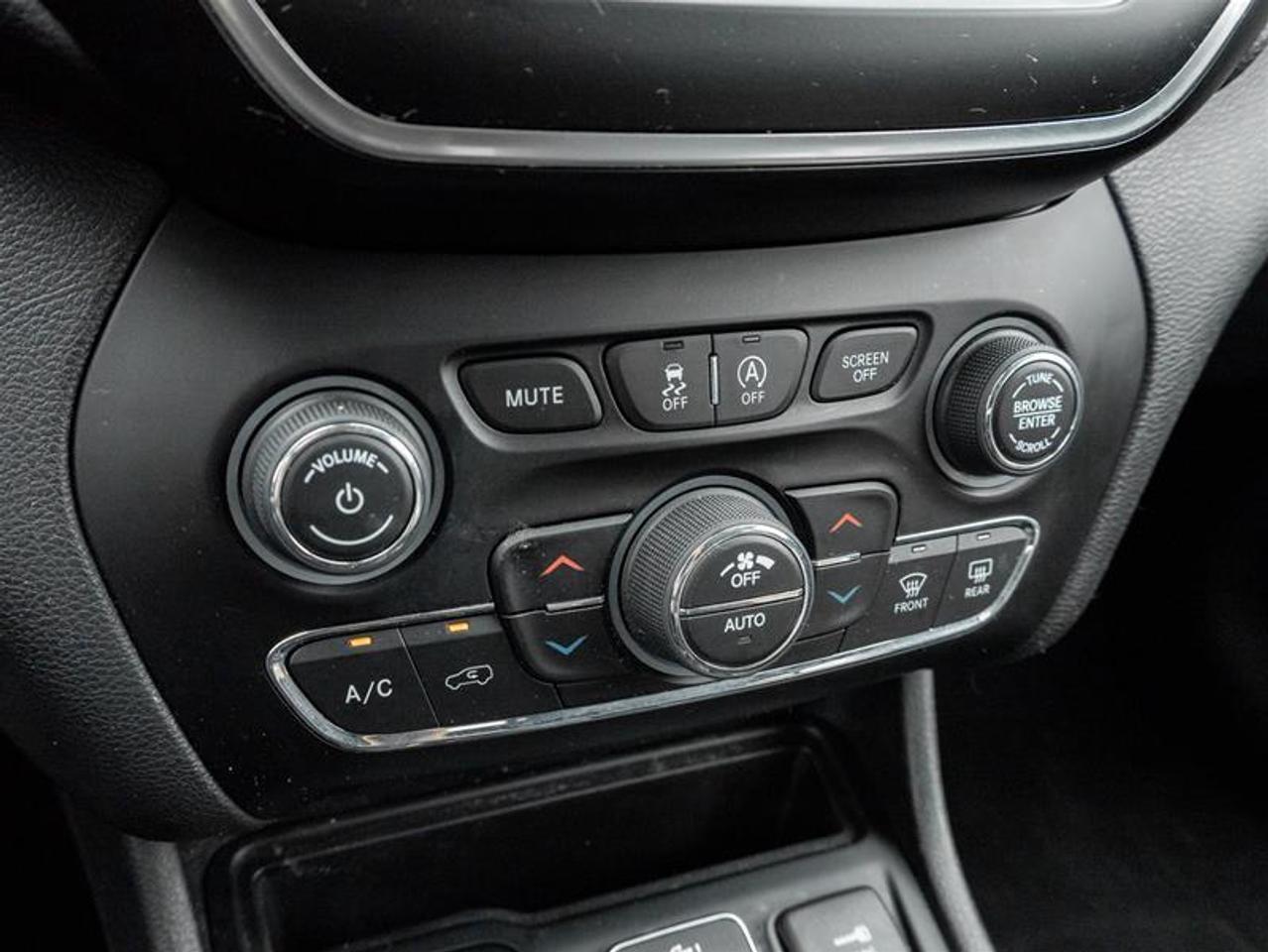 2021 Jeep Cherokee Altitude 4dr 4x4 Photo