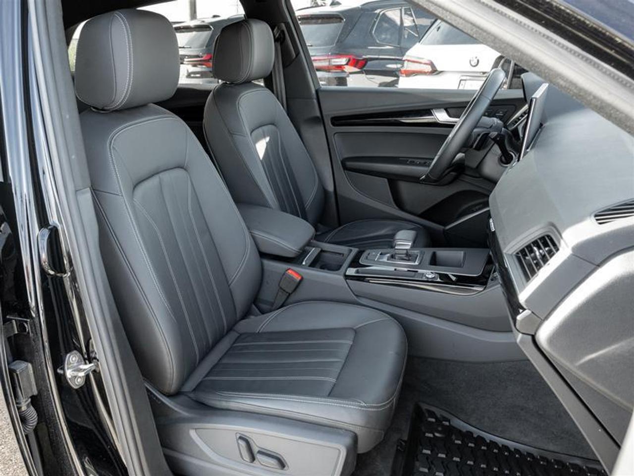 2025 Audi Q5 40 4dr All-Wheel Drive quattro Sport Utility Photo