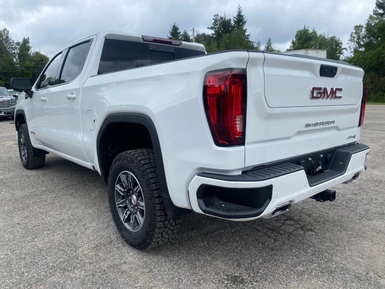 2025 GMC Sierra 1500 Crew Cab Short Box 4-Wheel Drive AT4 Photo2