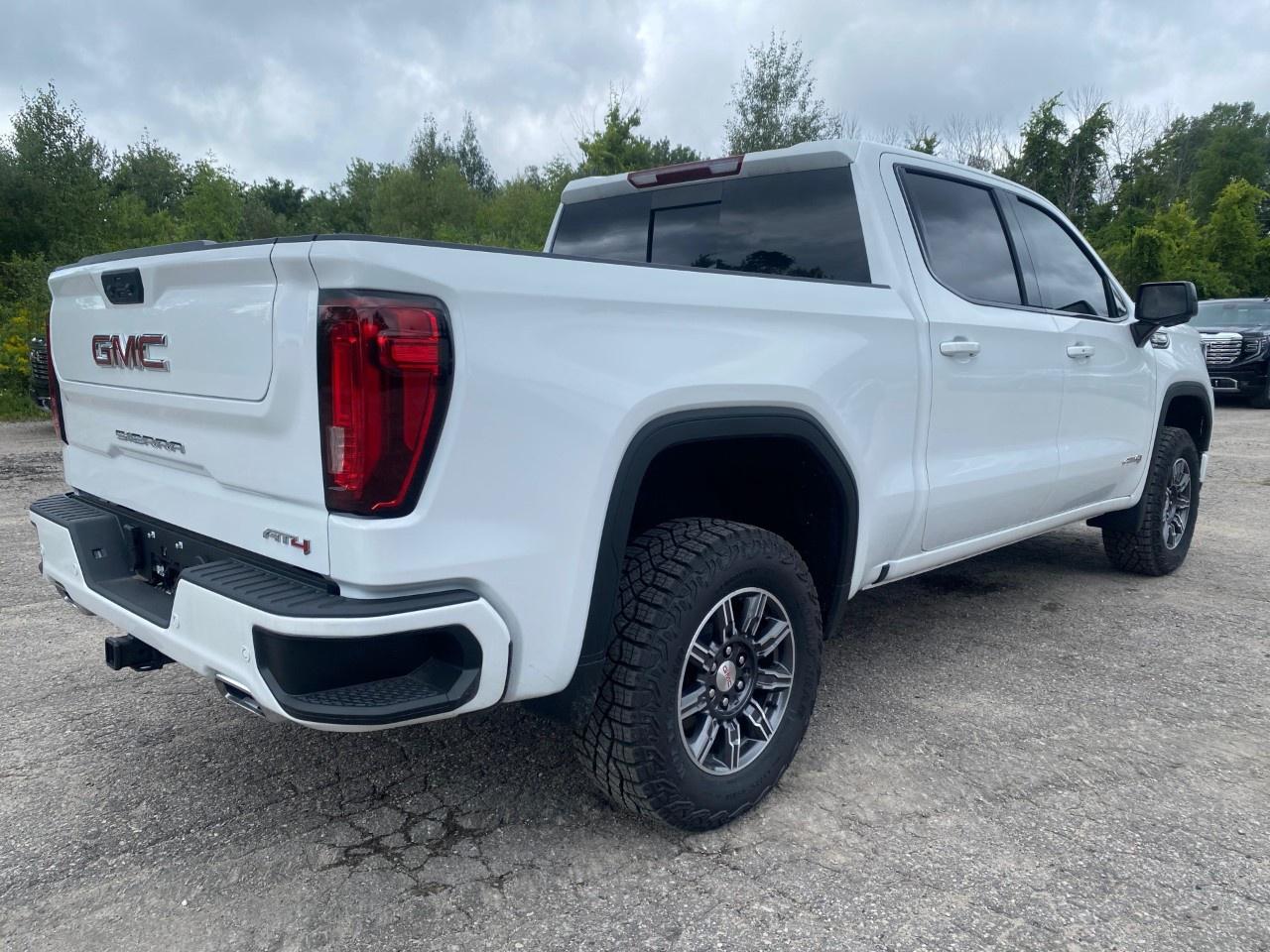 2025 GMC Sierra 1500 Crew Cab Short Box 4-Wheel Drive AT4 Photo4