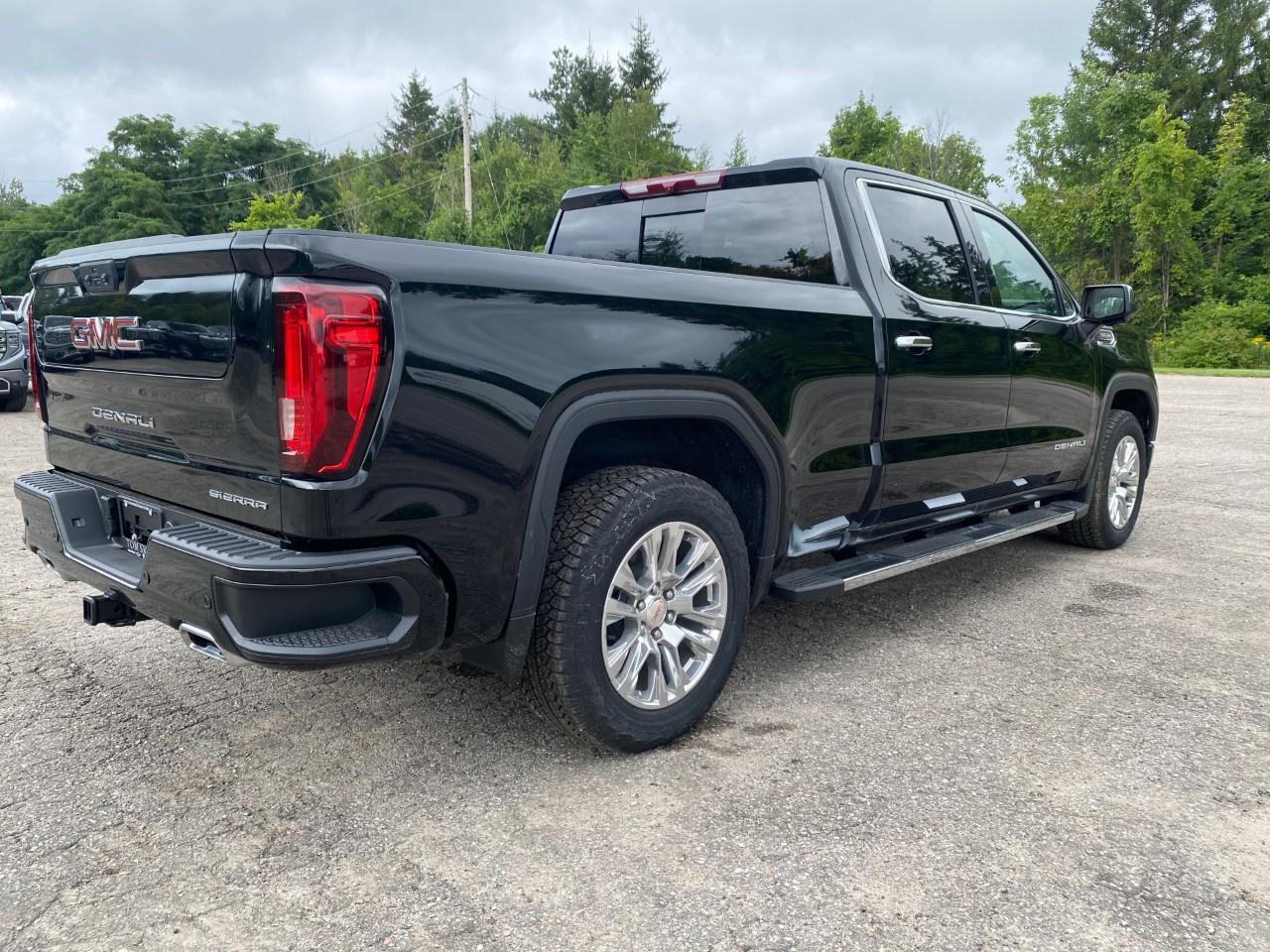 2025 GMC Sierra 1500 Crew Cab Standard Box 4-Wheel Drive Denali Photo