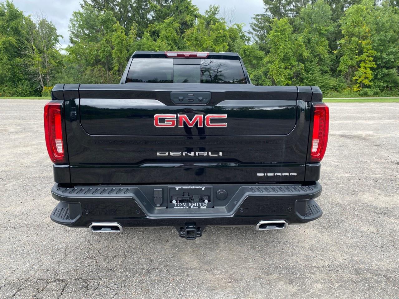 2025 GMC Sierra 1500 Crew Cab Standard Box 4-Wheel Drive Denali Photo