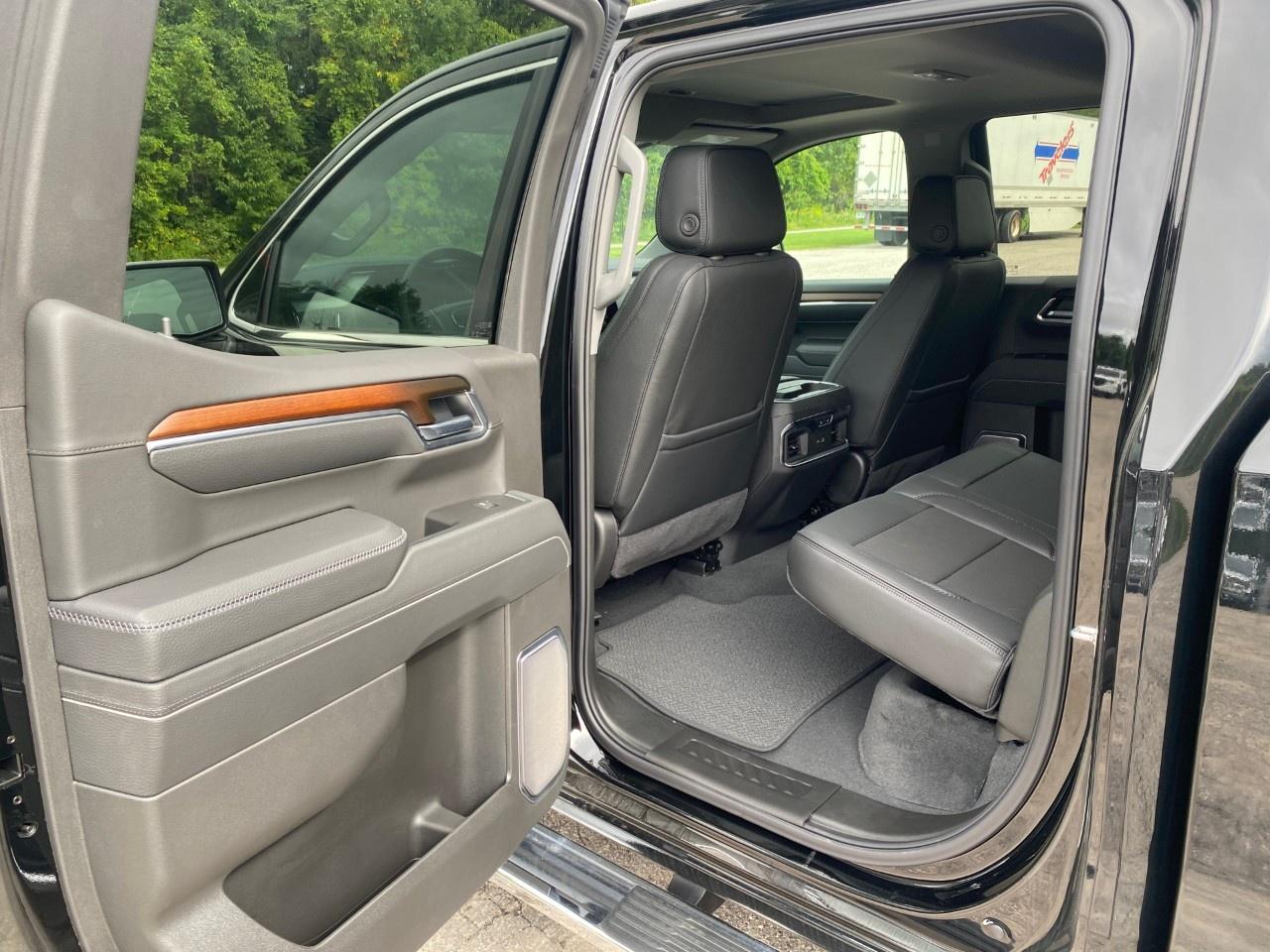 2025 GMC Sierra 1500 Crew Cab Standard Box 4-Wheel Drive Denali Photo