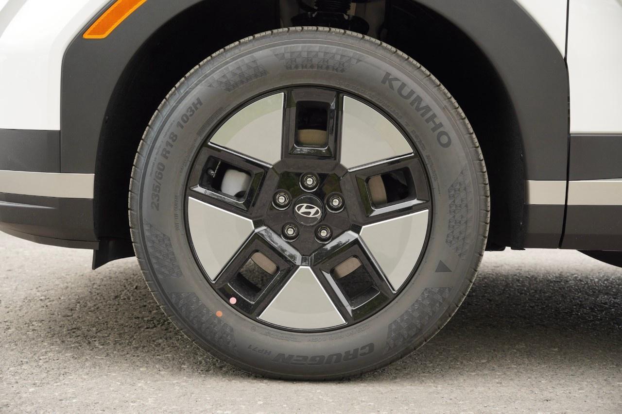 2027 Hyundai Santa Fe Hybrid Preferred AWD Photo5