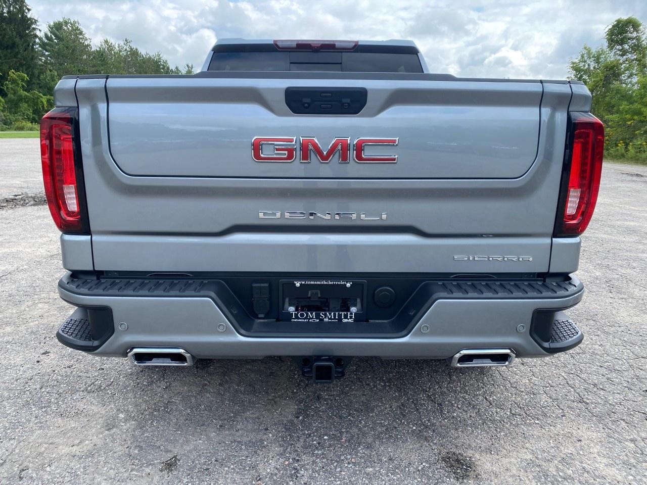 2025 GMC Sierra 1500 Crew Cab Short Box 4-Wheel Drive Denali Photo3