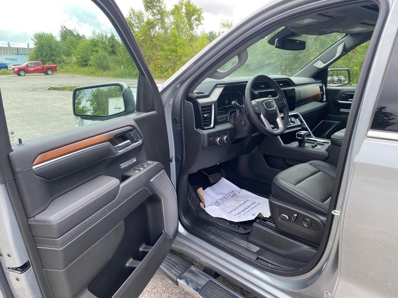 2025 GMC Sierra 1500 Crew Cab Short Box 4-Wheel Drive Denali Photo