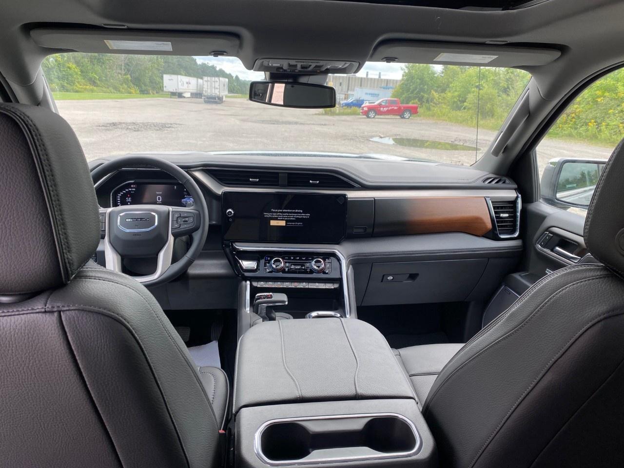 2025 GMC Sierra 1500 Crew Cab Short Box 4-Wheel Drive Denali Photo