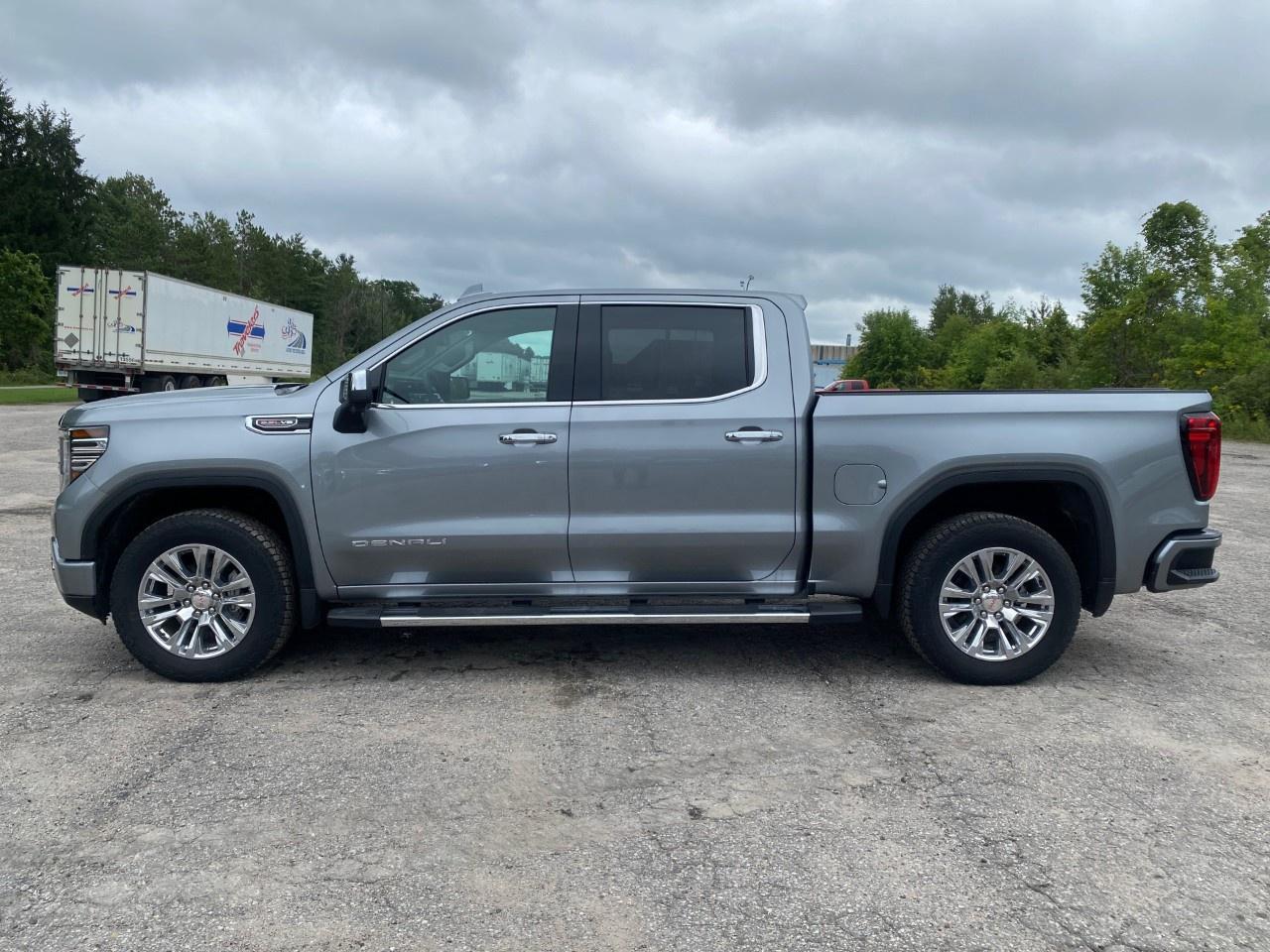 2025 GMC Sierra 1500 Crew Cab Short Box 4-Wheel Drive Denali Photo1
