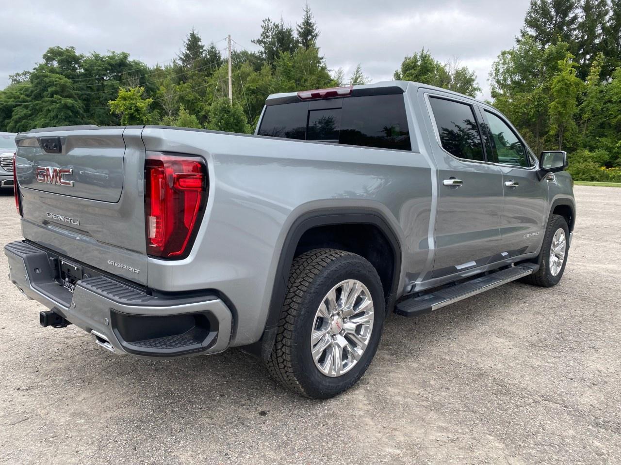 2025 GMC Sierra 1500 Crew Cab Short Box 4-Wheel Drive Denali Photo4
