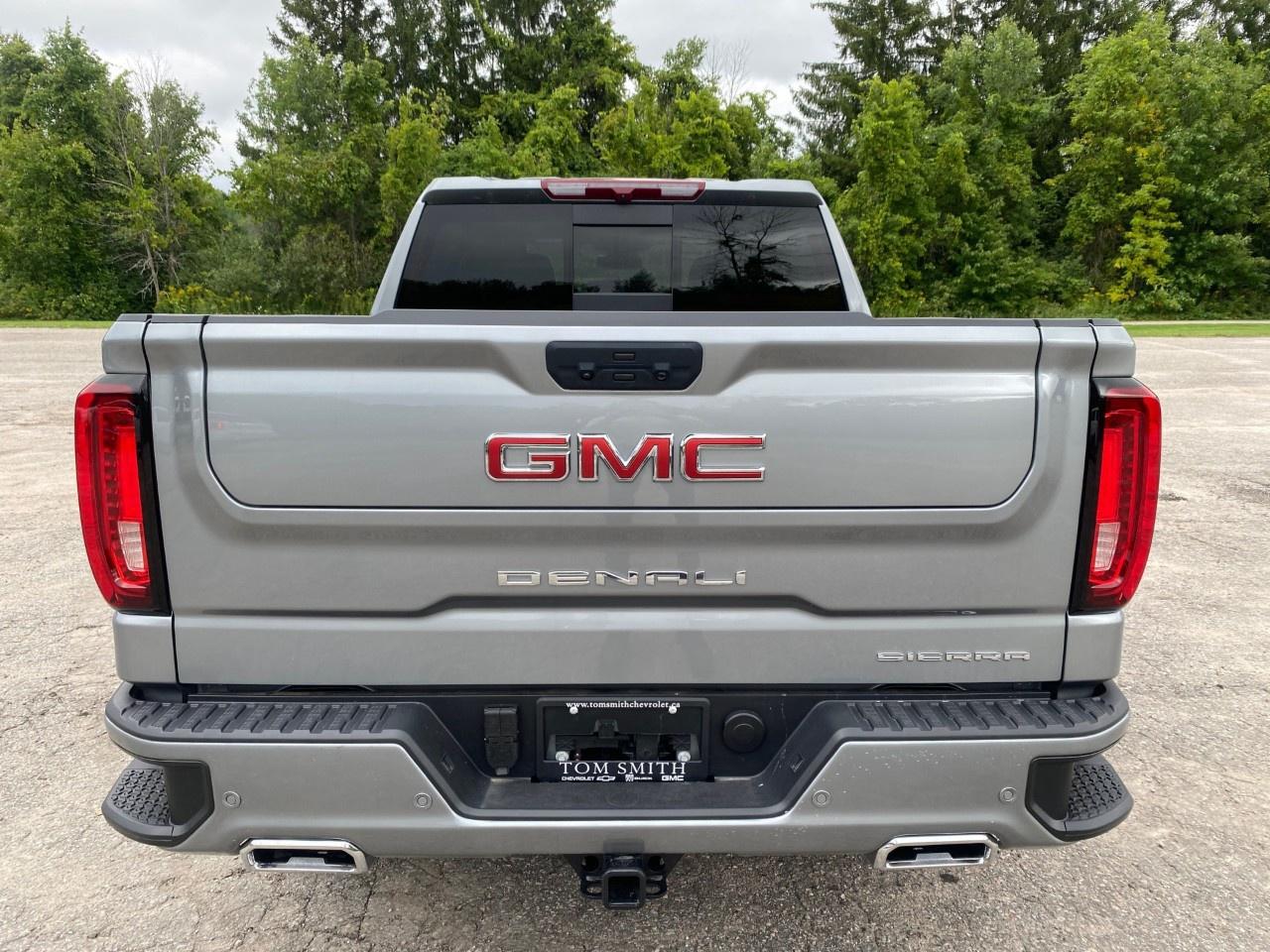 2025 GMC Sierra 1500 Crew Cab Short Box 4-Wheel Drive Denali Photo3