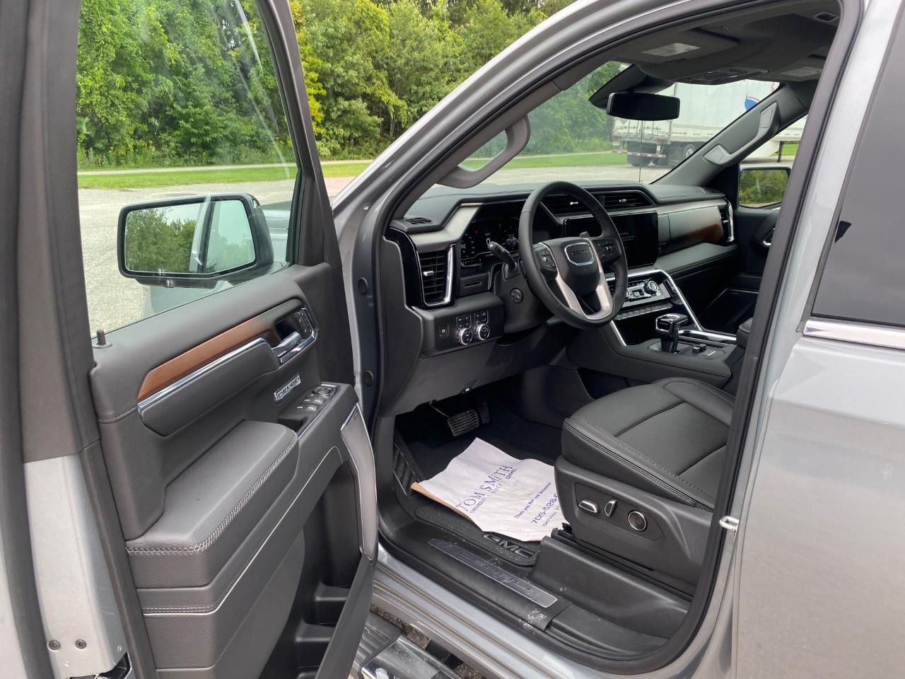 2025 GMC Sierra 1500 Crew Cab Short Box 4-Wheel Drive Denali Photo