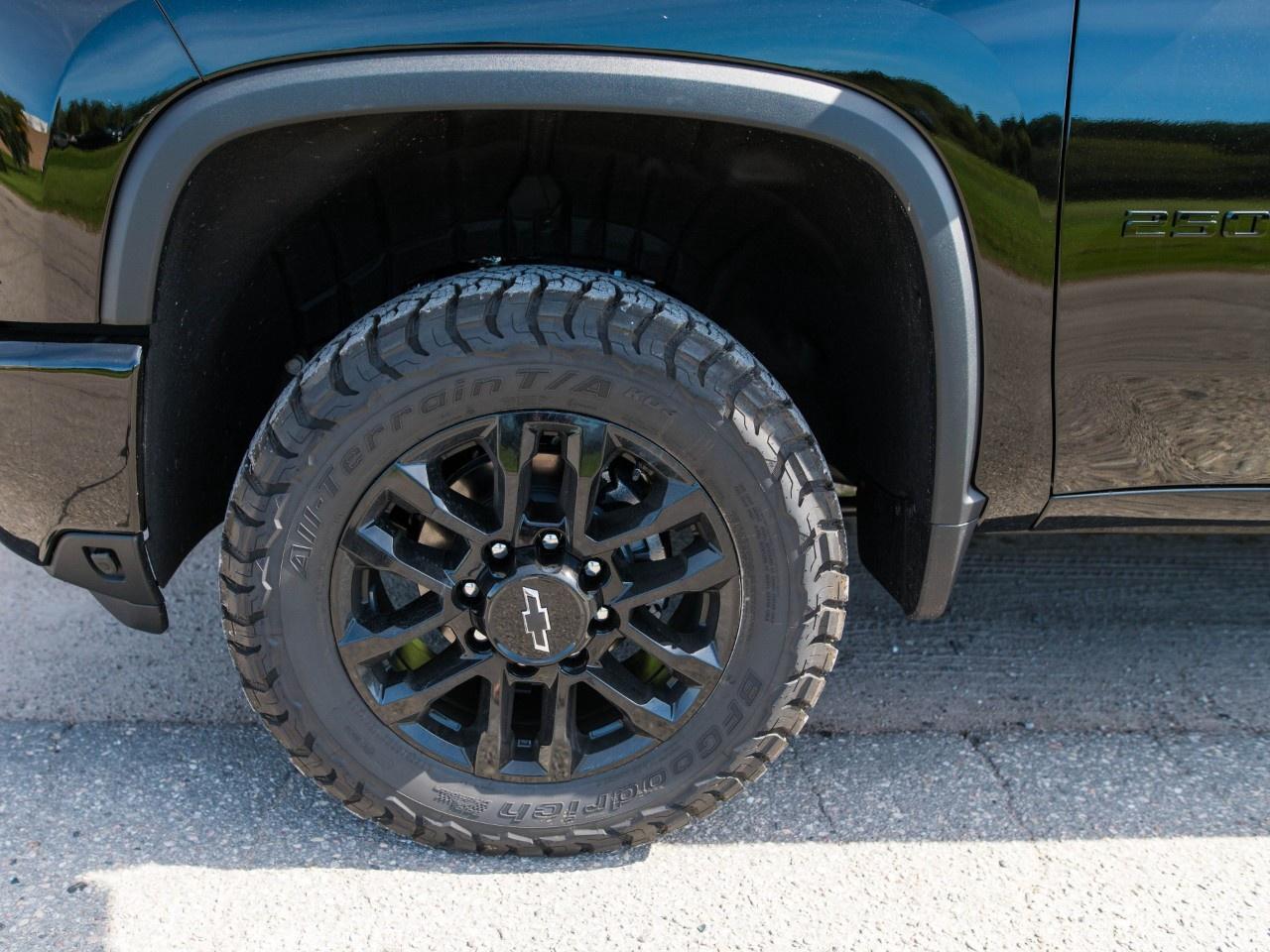 2026 Chevrolet SILVERADO 2500HD 4WD Crew Cab Standard Box LT Photo