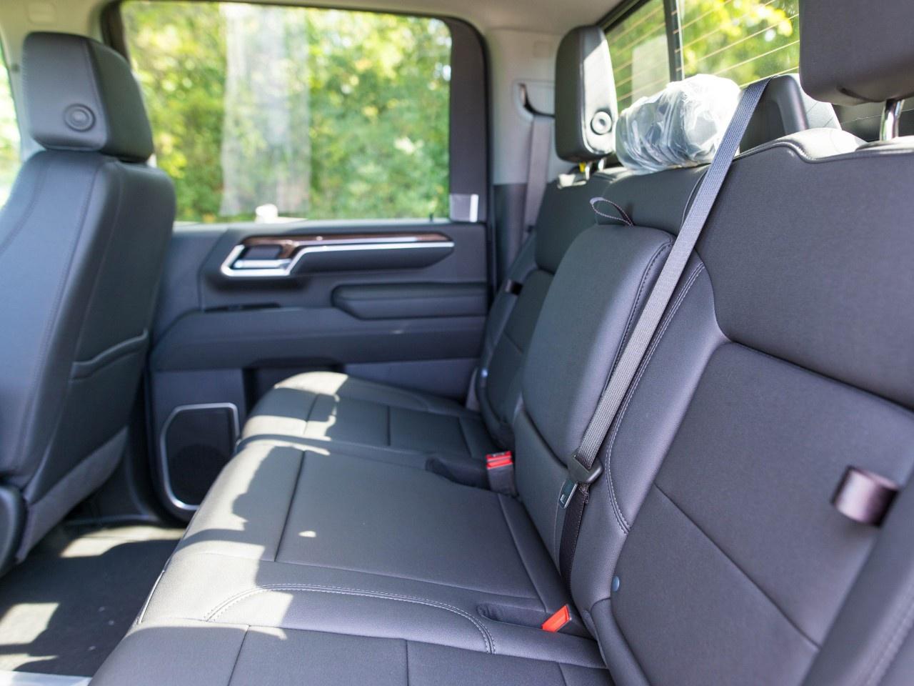 2026 Chevrolet SILVERADO 2500HD 4WD Crew Cab Standard Box LT Photo