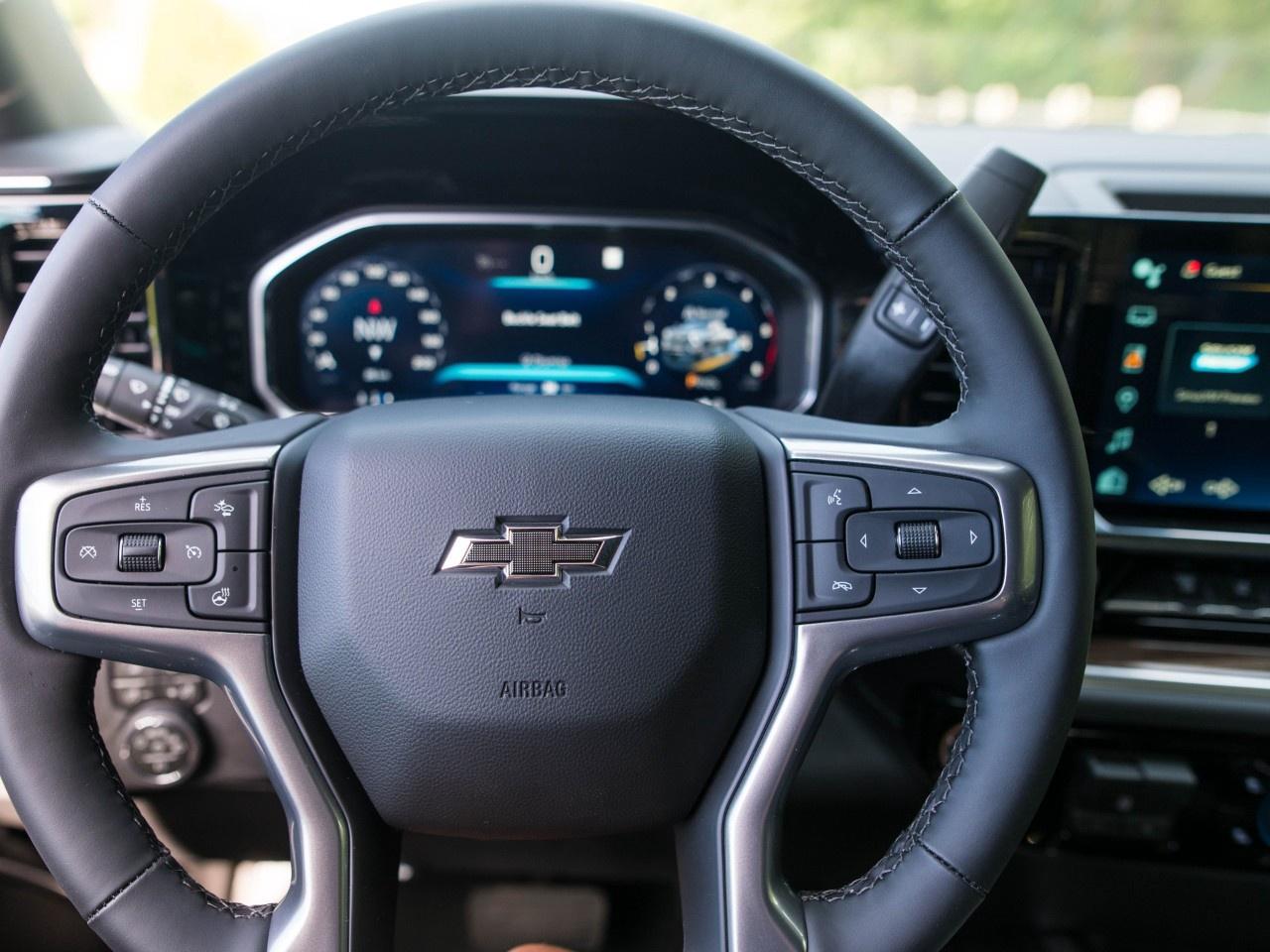 2026 Chevrolet SILVERADO 2500HD 4WD Crew Cab Standard Box LT Photo