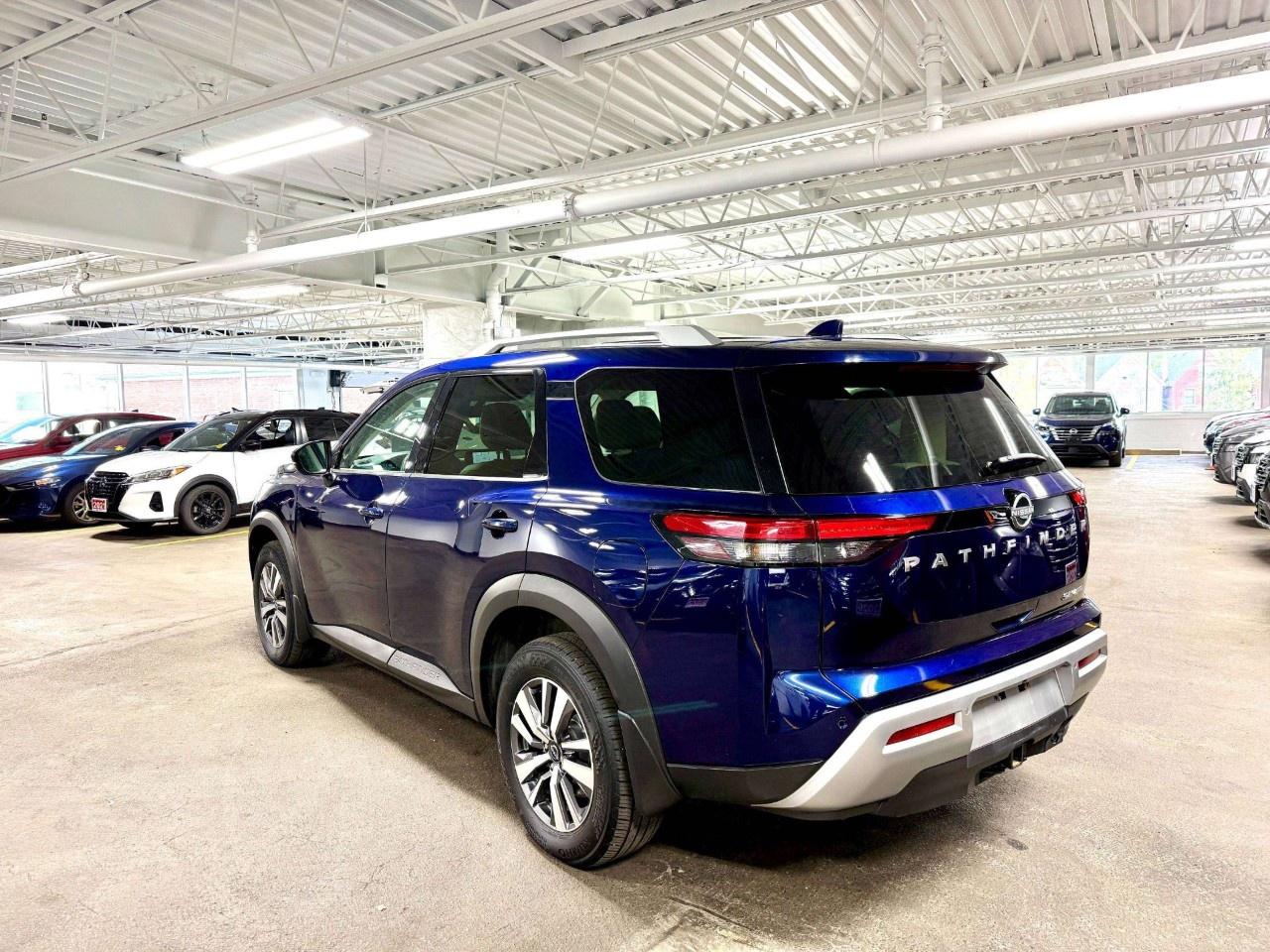 2023 Nissan Pathfinder SL 4WD Photo