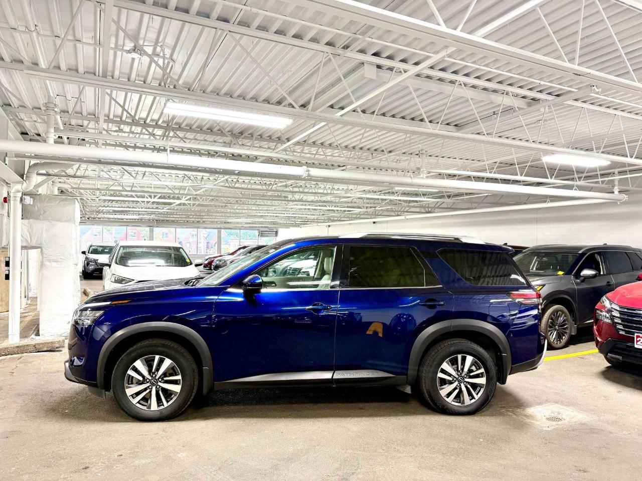 2023 Nissan Pathfinder SL 4WD Photo
