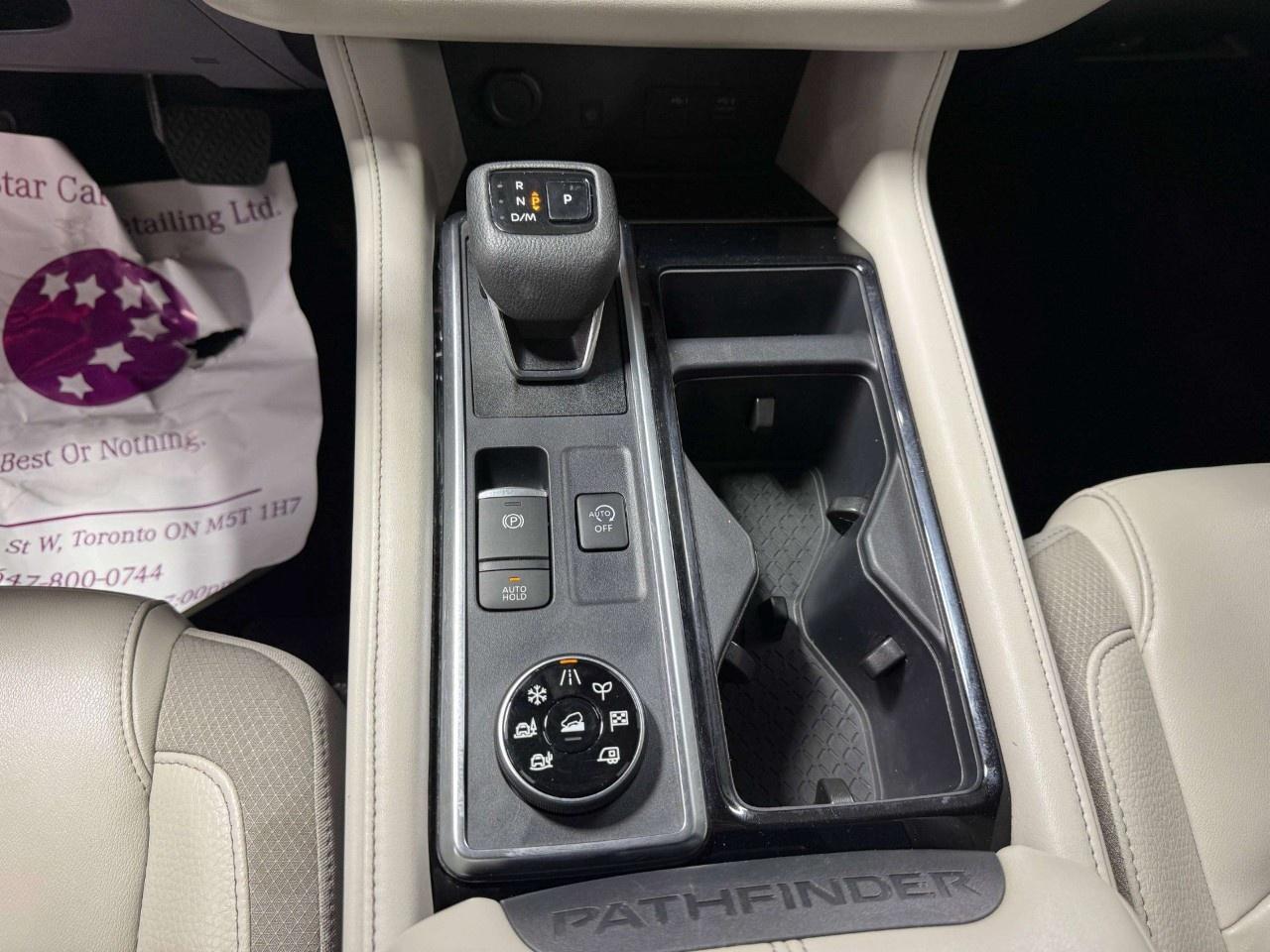 2023 Nissan Pathfinder SL 4WD Photo